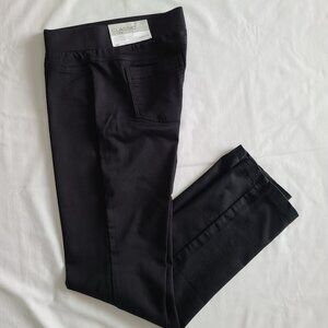 Liz Claiborne Classic Black Pull-on Pants - Size ST - NWT
